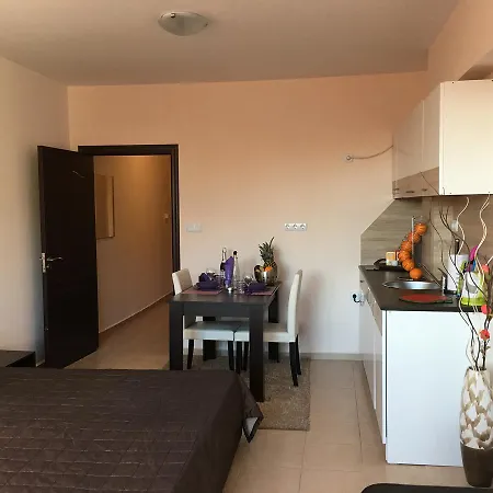 Premium Suites מלון דירות 3*
