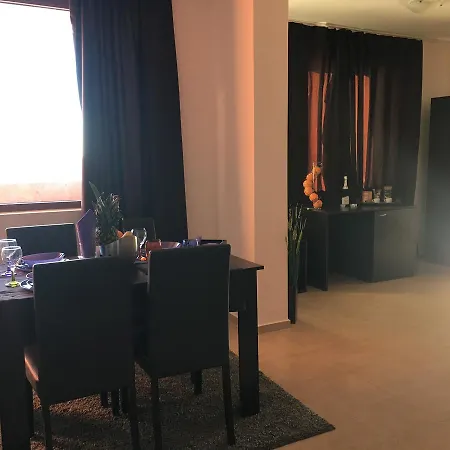 Premium Suites Aparthotel